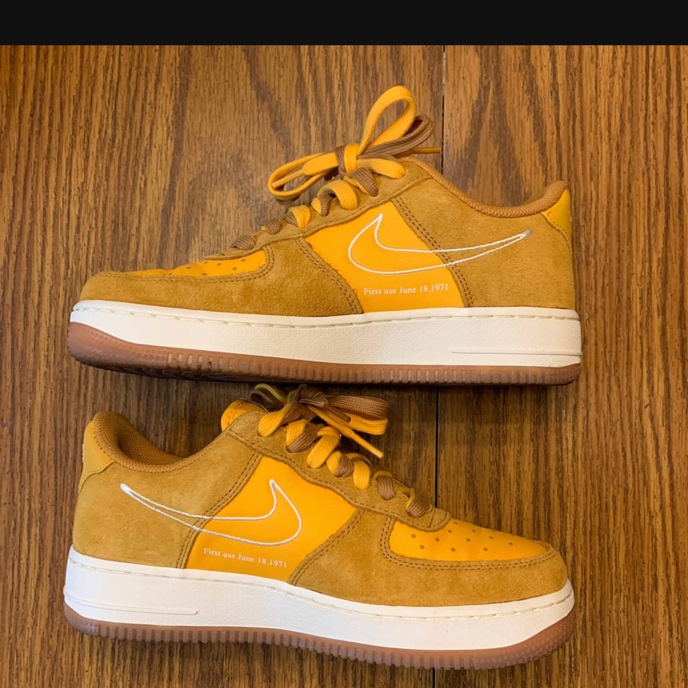 Nike Air Force 1 wmns first use